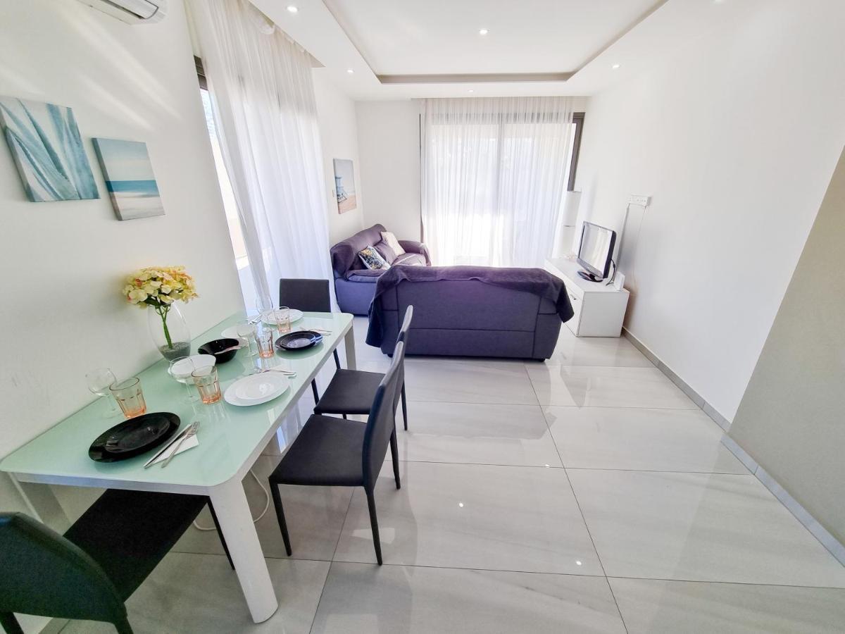 Sea La Vie Seaview Apartment Larnaca Exterior photo